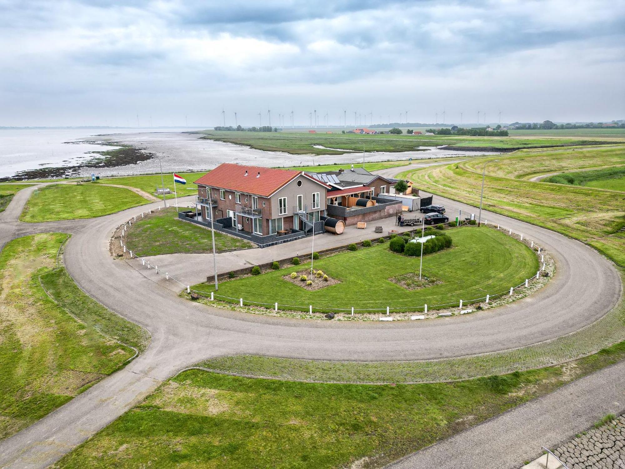 Hotel Oosterschelde 3*